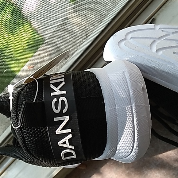 Danskin Shoes - Danskin Ultra Light Cusion Comfort Sneakers 7
